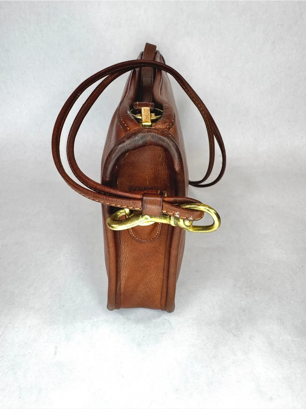Vintage Coach Basic Bag 9455 British Tan Leather Shoulder Bag Made in USA